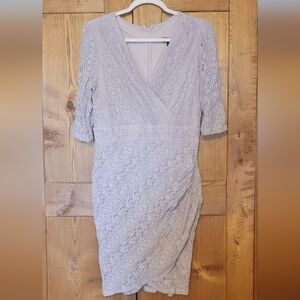 le chateau Light Mauve Lace WMidi Dress